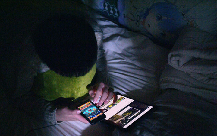 15岁少年沉迷游戏 殴打想要劝阻的44岁女性