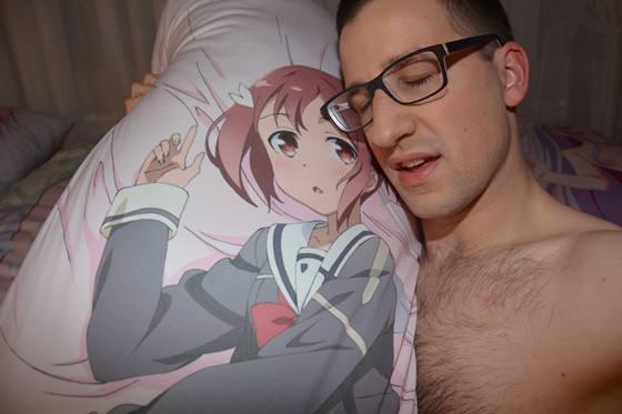 抱枕加牛奶真美味！宅宅公开榨干自己的十大老婆