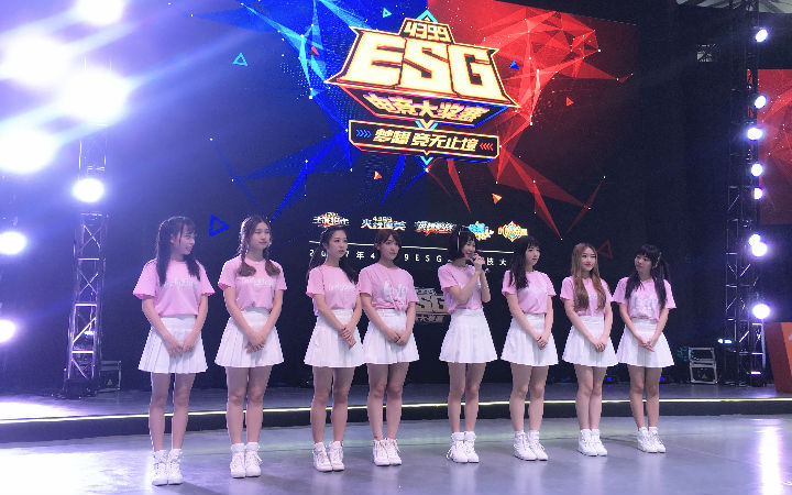蜜蜂少女CJ站台商演大跳热舞，内含独家采访，用力戳进来！