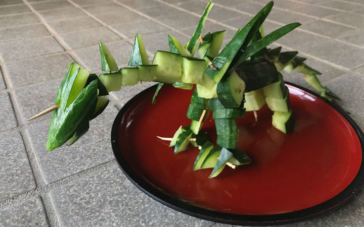 愿祖先成为龙骑士？推特网友制作“黄瓜龙”祭奠祖先